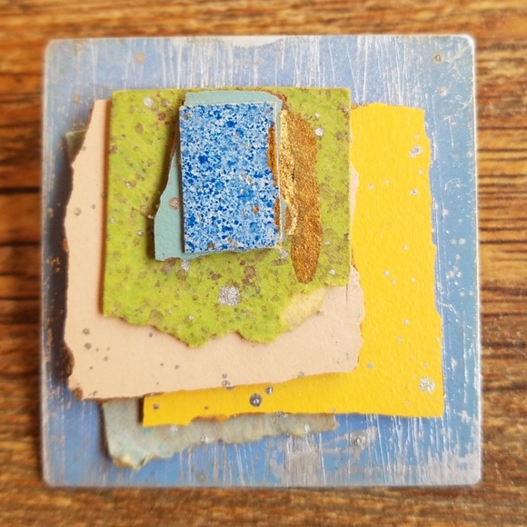 VTG pierced earrings and matching pin. - Picture 2 of 4